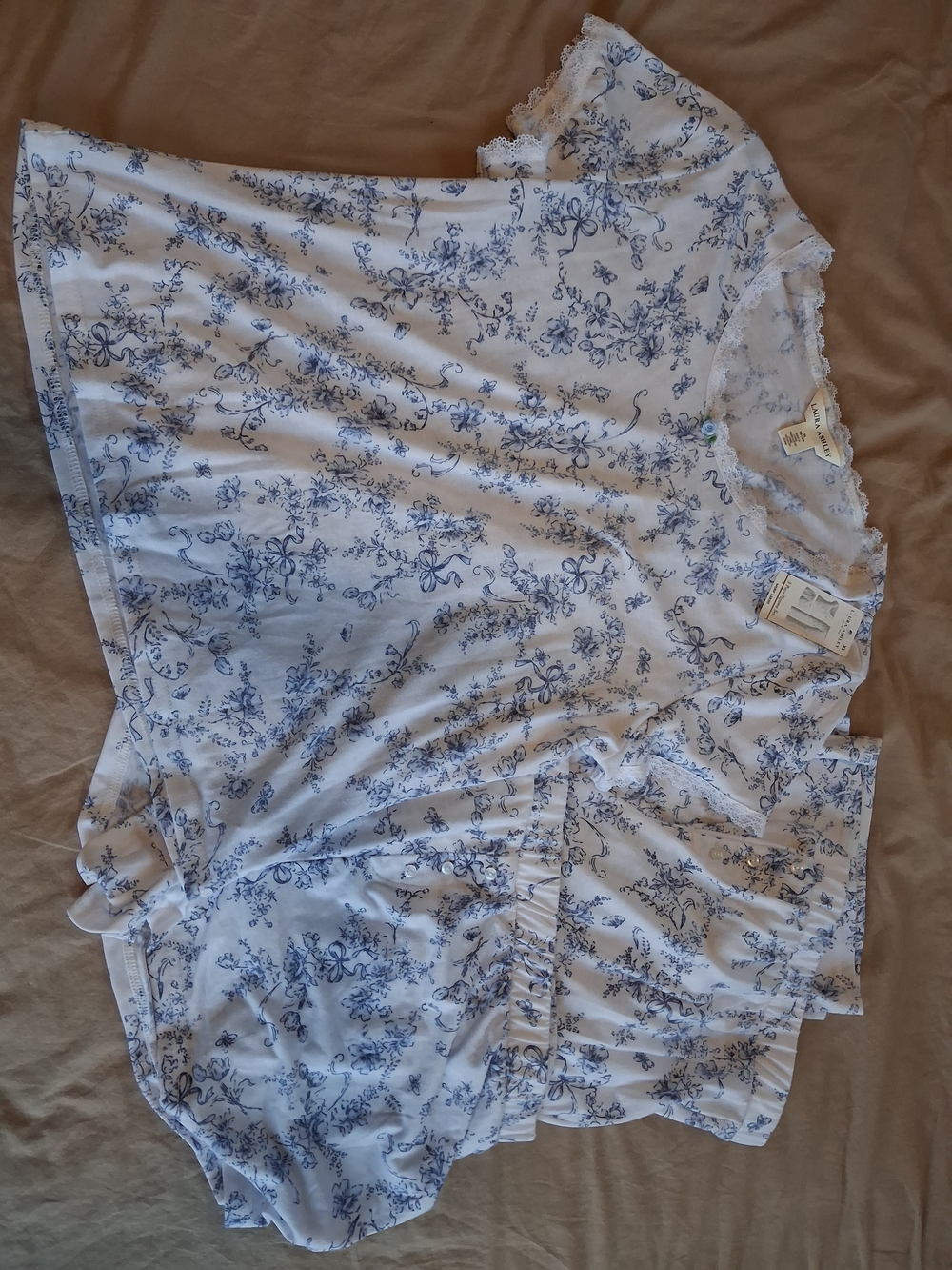 Laura Ashley XL 3-Piece Pajama Set - White with Navy Floral Print - Picture 2 of 3